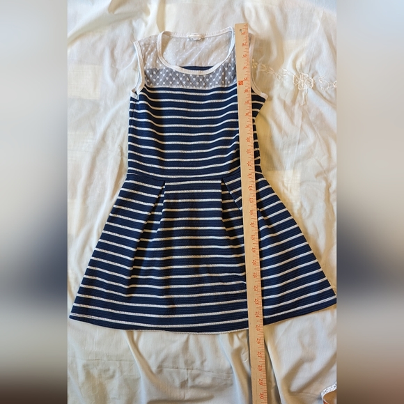 🔖 4 for $20 Lot of 2 size 6-7 sleeveless fit & flare stretch dresses - Picture 3 of 6